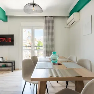 Cozy Next To Center Apartament