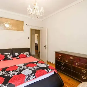 κεντρικό κλασικό διαμέρισμα 2 δωματίων Apartament