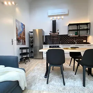 stilvolle-dachgeschosswohnungen-mit-balkon-in-innenstadt-nhe.vienna-besthotels.com/